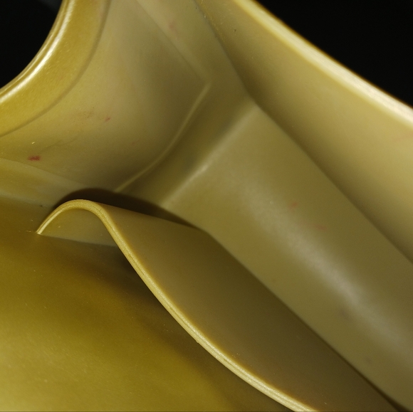 ToyBoy Women gold glazed silicone quilted chain purse bag - Picture 9 of 16